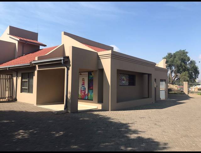 270M² OFFICE FOR SALE IN BRACKENHURST